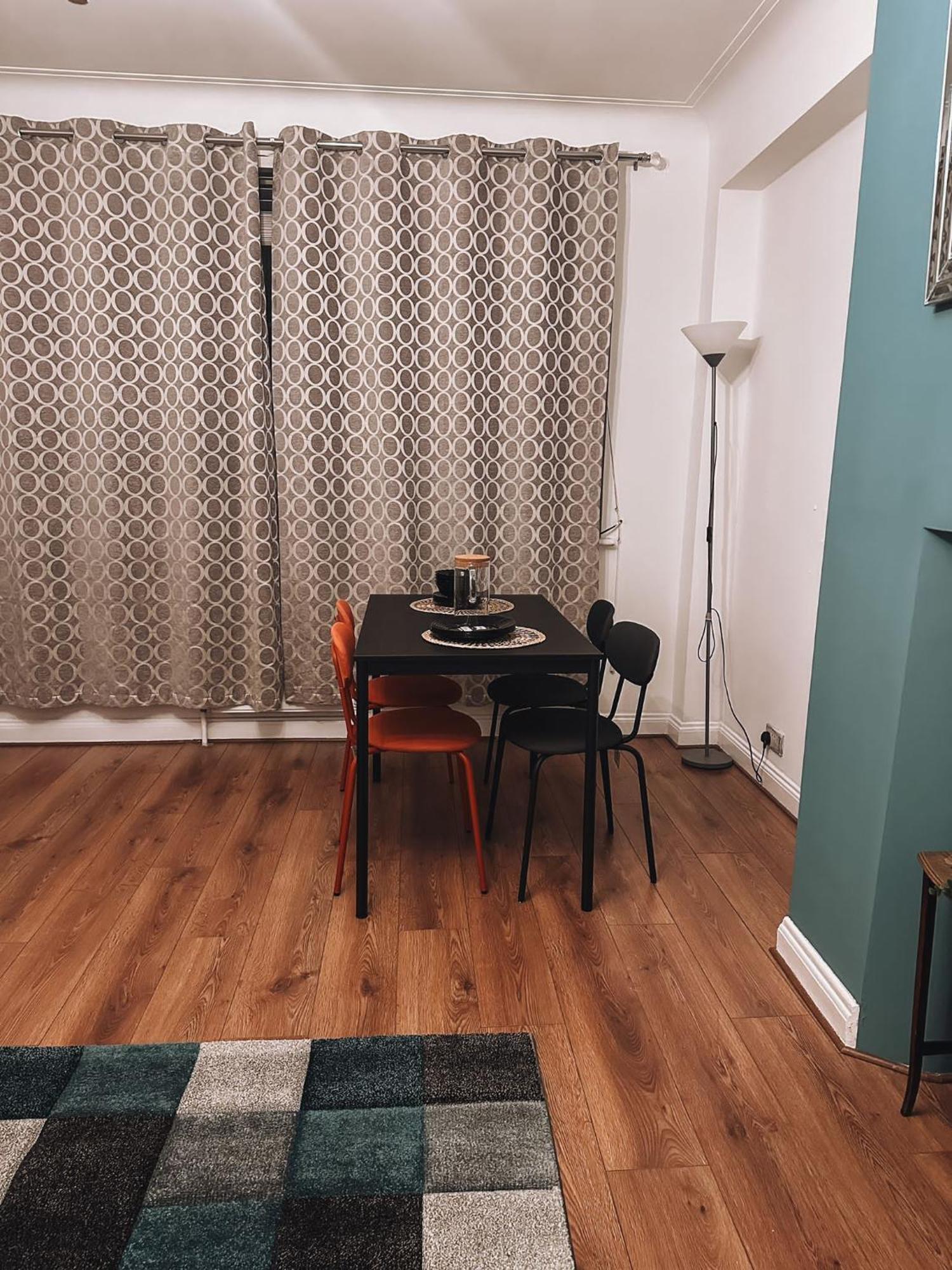 לונדון Cosy 2 Bedroom Apartment In Swiss Cottage. מראה חיצוני תמונה
