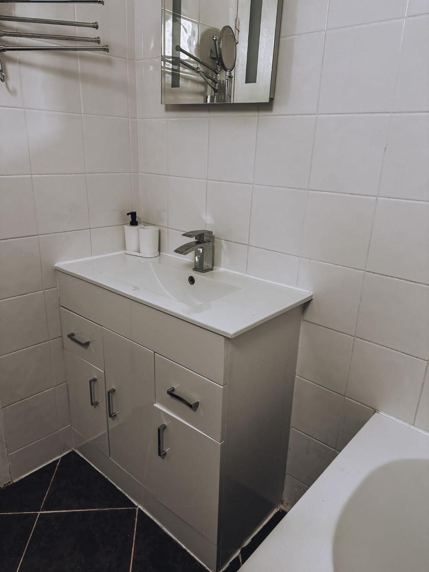 לונדון Cosy 2 Bedroom Apartment In Swiss Cottage. מראה חיצוני תמונה